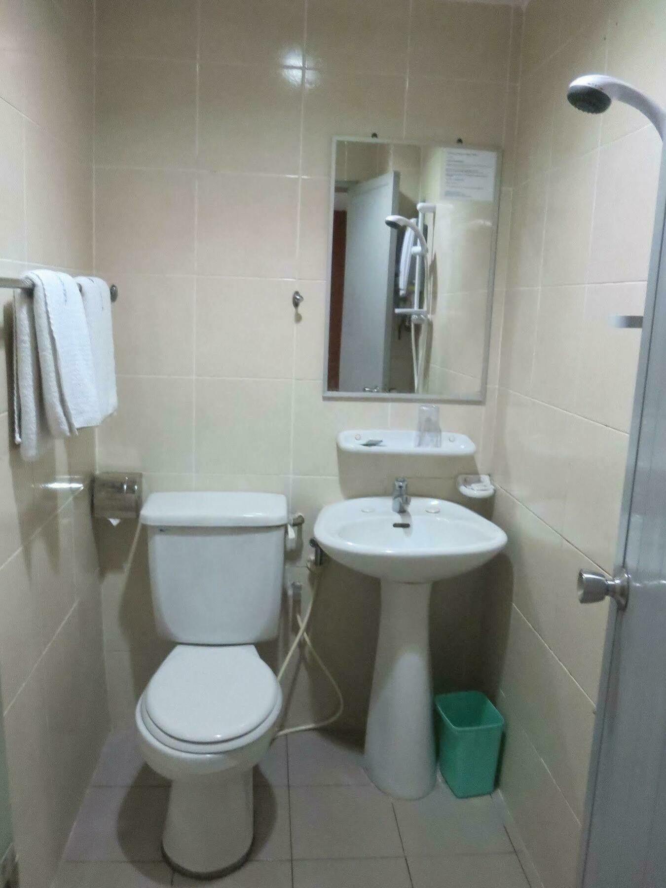 Wah May Hotel Kota Kinabalu Esterno foto