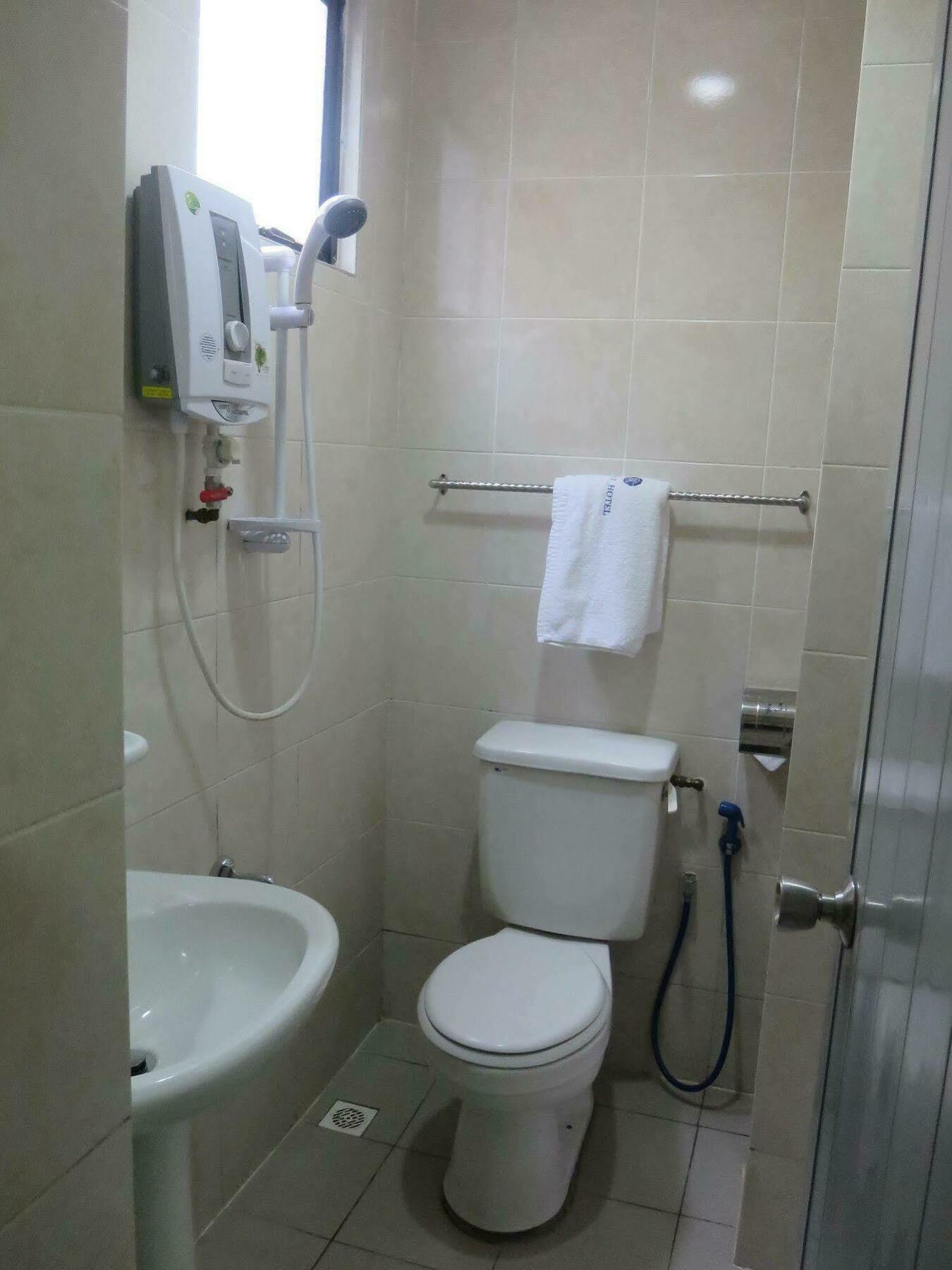 Wah May Hotel Kota Kinabalu Esterno foto