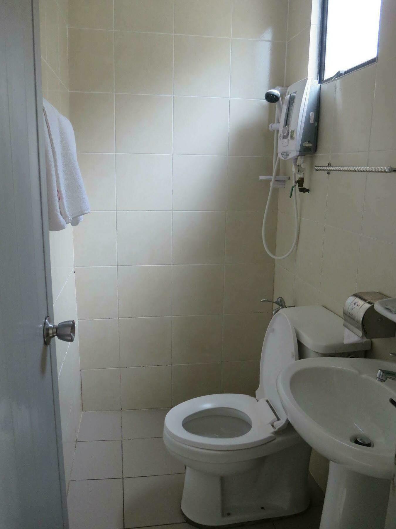 Wah May Hotel Kota Kinabalu Esterno foto