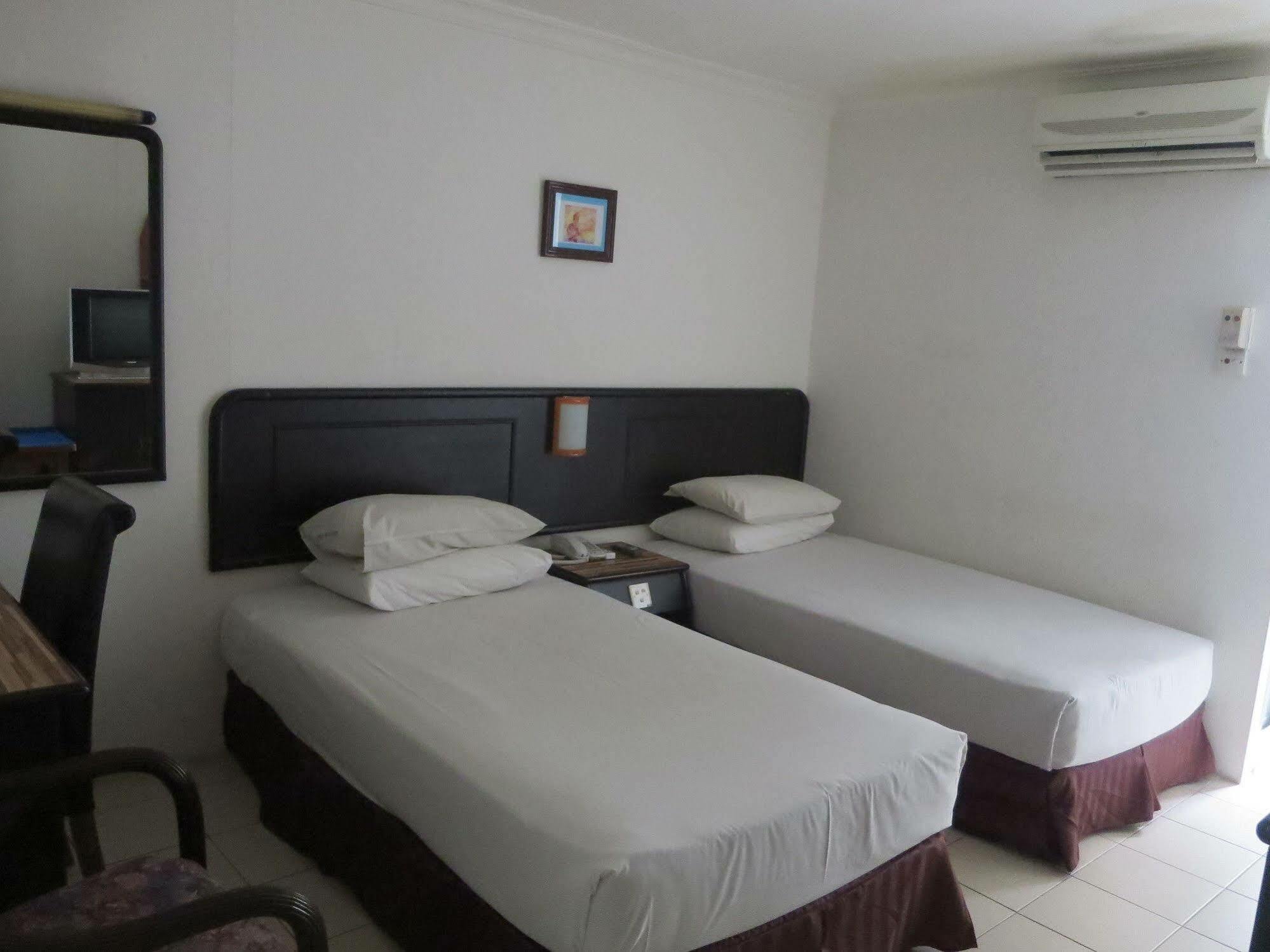 Wah May Hotel Kota Kinabalu Esterno foto