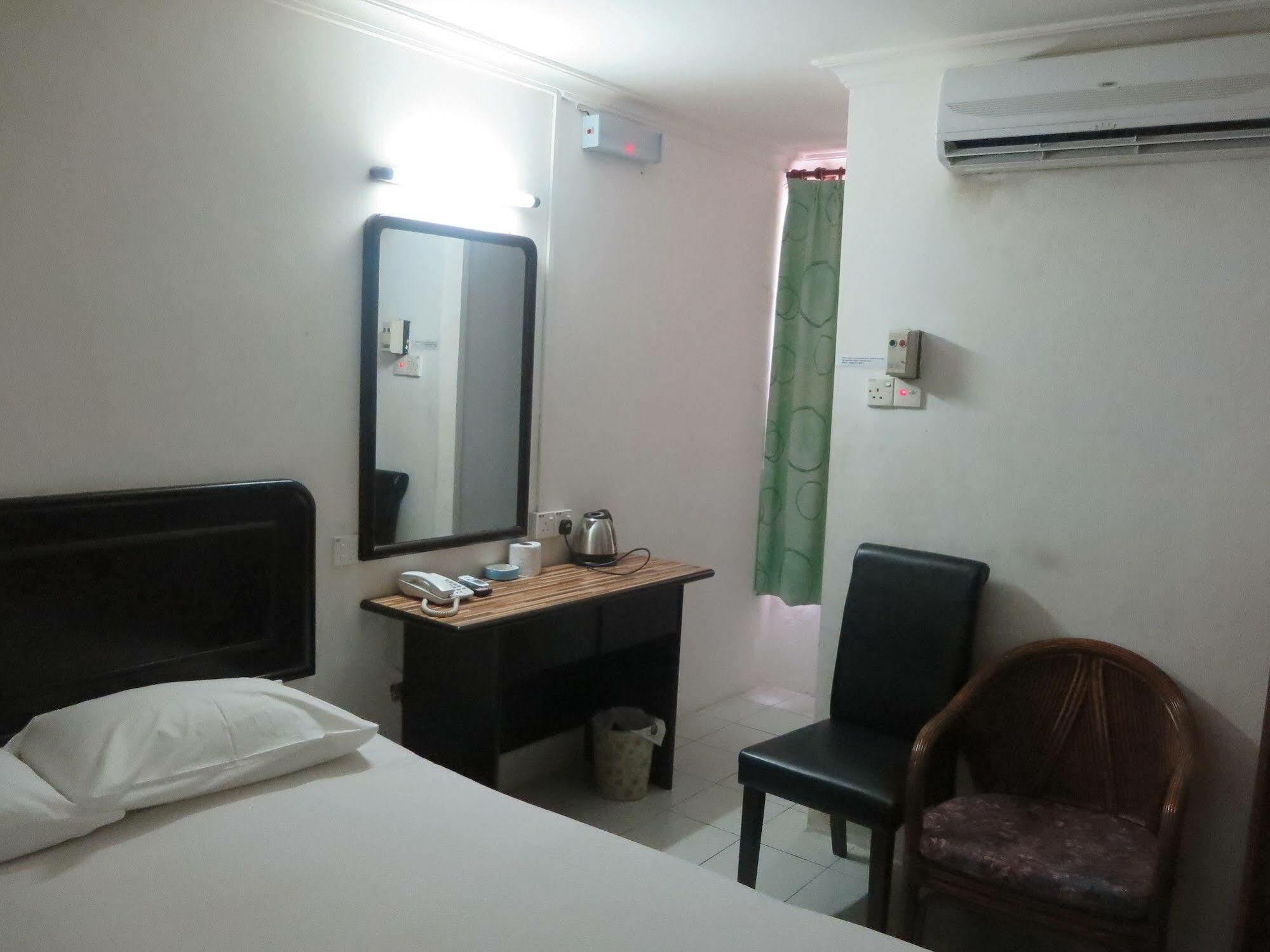 Wah May Hotel Kota Kinabalu Esterno foto